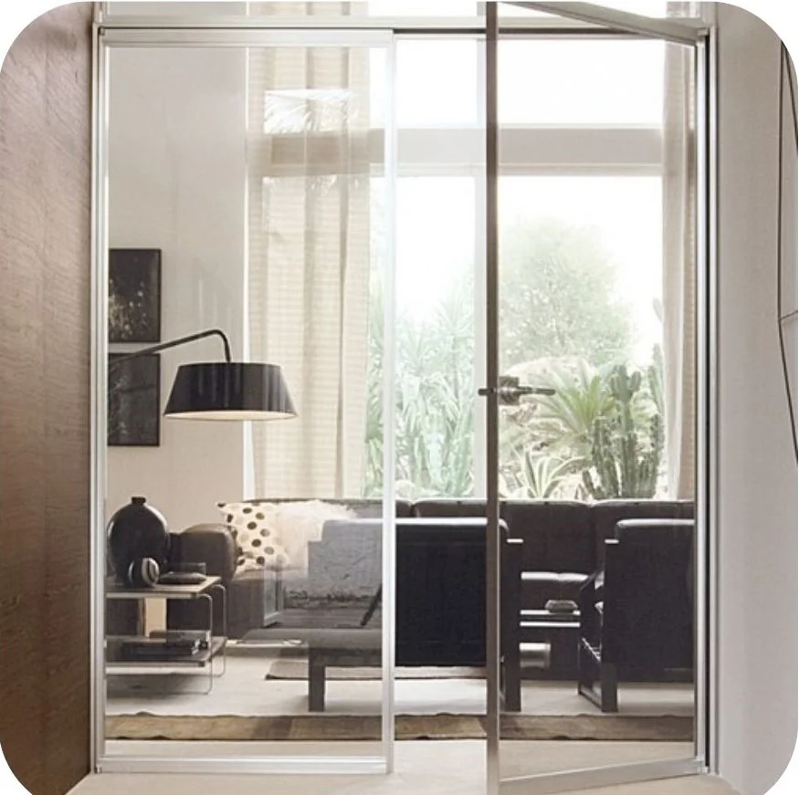 Cửa kính TP HCM, với đặc điểm đón sáng tốt và tạo cảm giác mở rộng không gian, đang được ưa chuộng trong nhiều thiết kế hiện đại. 