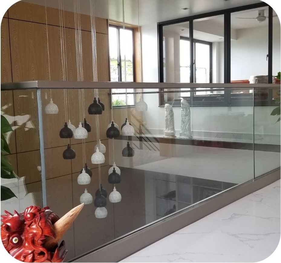 Khi được kết hợp khéo léo với các giải pháp an toàn như cửa cuốn TP HCM, bạn hoàn toàn có thể sở hữu một không gian sống vừa thoải mái, vừa đẳng cấp và tiện nghi.