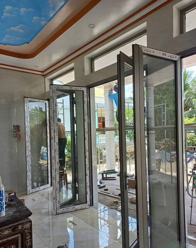 Cũng như khi tham khảo báo giá cửa cuốn TP HCM, hãy chọn giải pháp tối ưu, phù hợp cả về chi phí lẫn công năng.