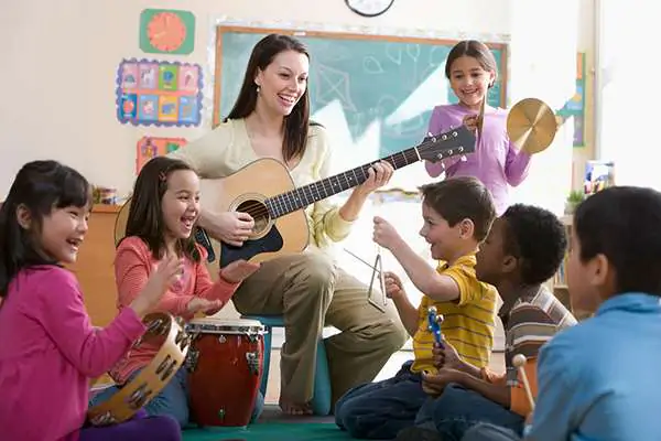 Và cũng như việc Lắp đặt cửa cuốn TP HCM mang lại không gian sống tiện nghi, việc “lắp đặt” âm nhạc phù hợp trong đời sống giúp con người sống trọn vẹn, cân bằng và hạnh phúc hơn.