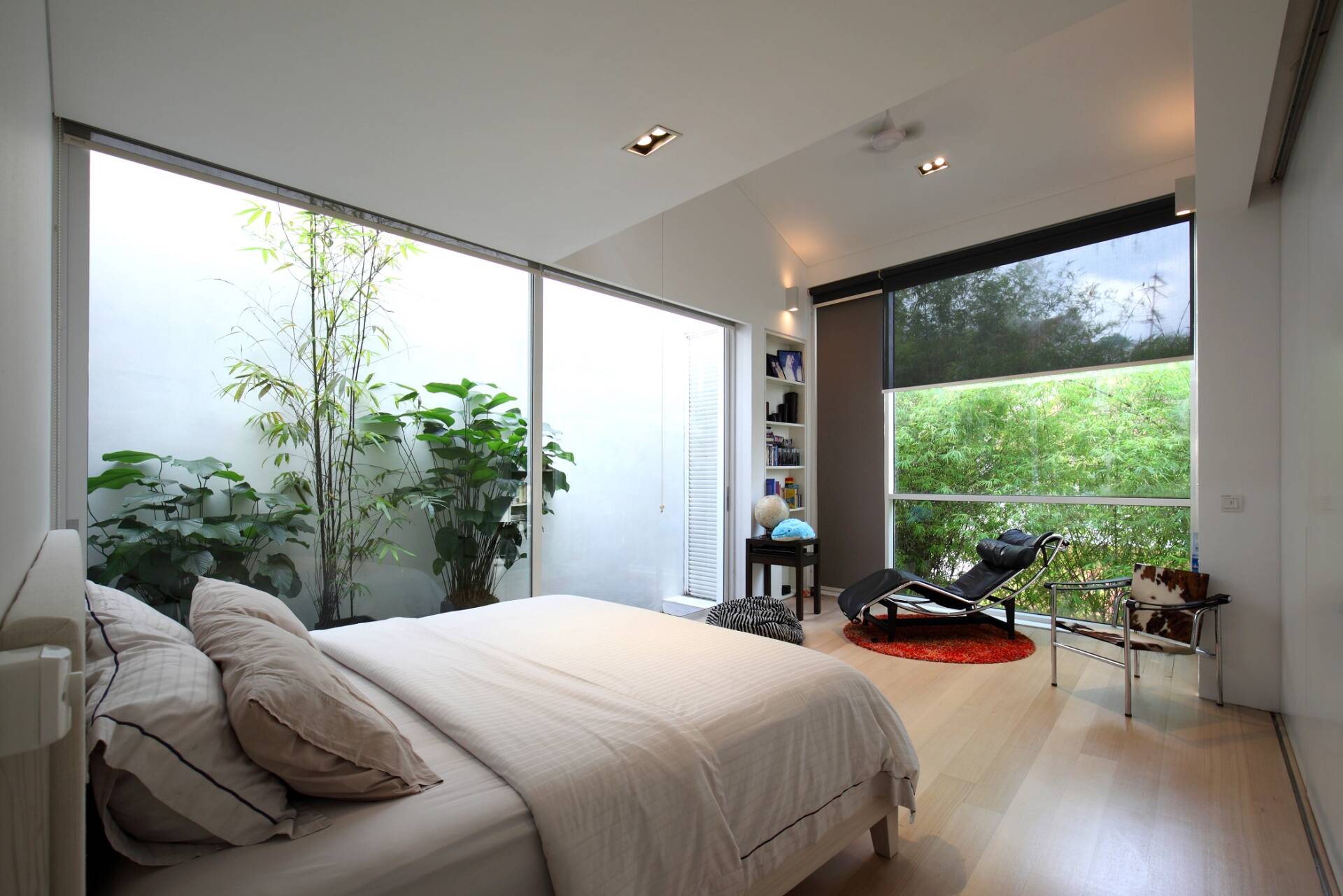 Với giải pháp thiết kế phù hợp và lựa chọn Cửa kính TP HCM chất lượng, gia chủ có thể tạo nên không gian nghỉ ngơi lý tưởng, bền vững và tiết kiệm năng lượng lâu dài.